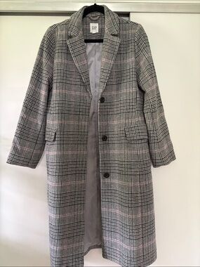 GAP size Small Women’s Gray Plaid Wool Trench Coat with Pink EUC